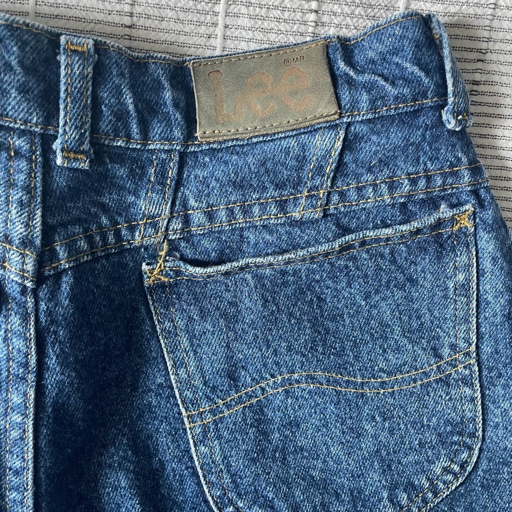 Vintage Lee Women’s Blue Jeans - Picture 5 of 8